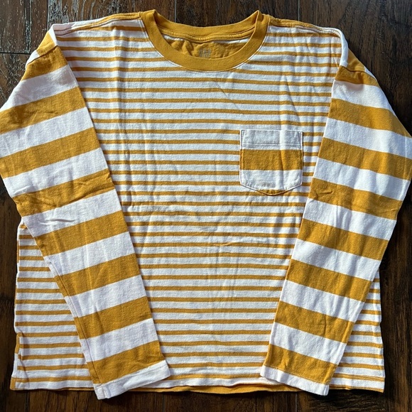 GAP Tops - GAP Long Sleeves Crop Shirt